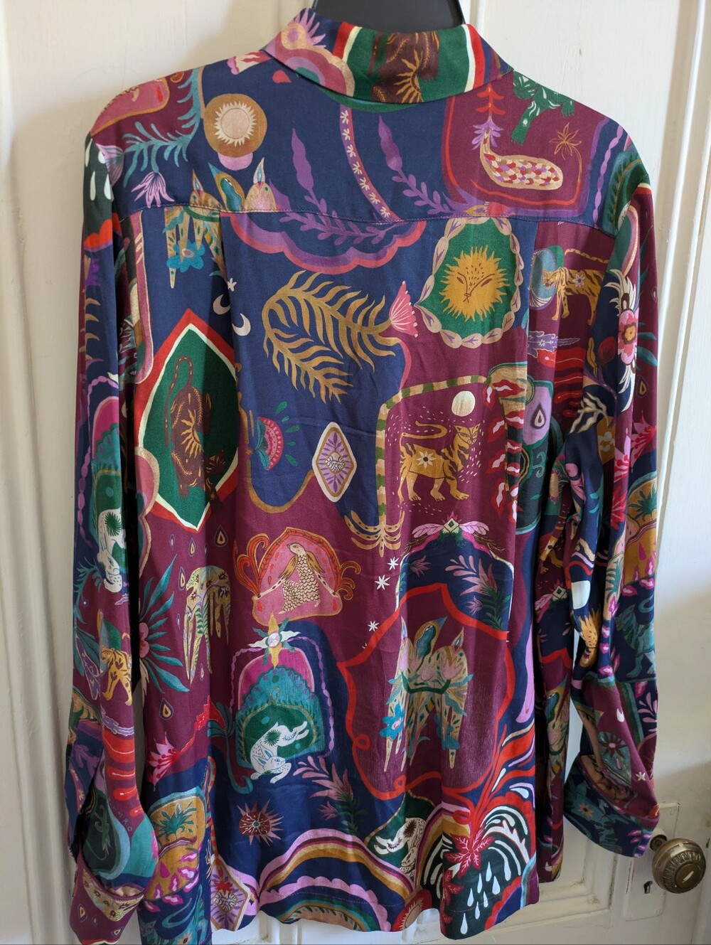 FARM Rio Multicolor Surreal Animal Print Button-Up Blouse * Slight Flaw? - Picture 5 of 8